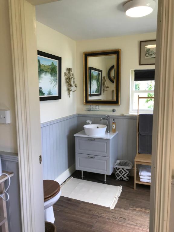 Corriebeg Cottage room 5